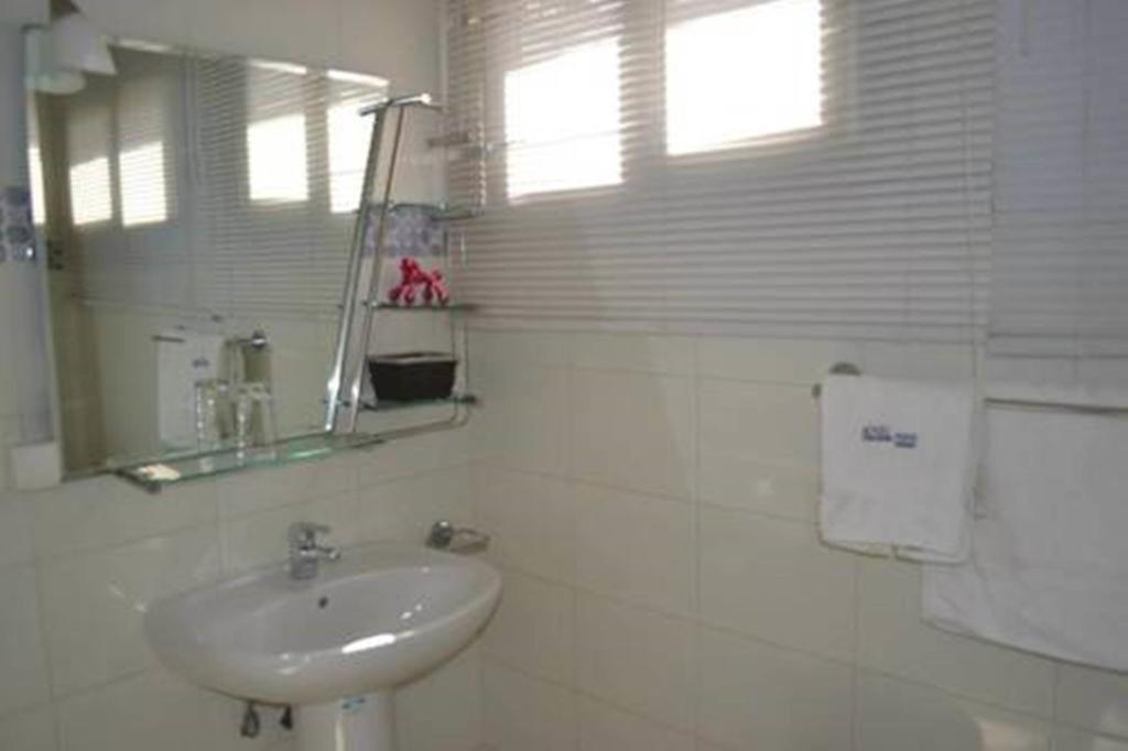 Hotel Nina Dakar Quarto foto